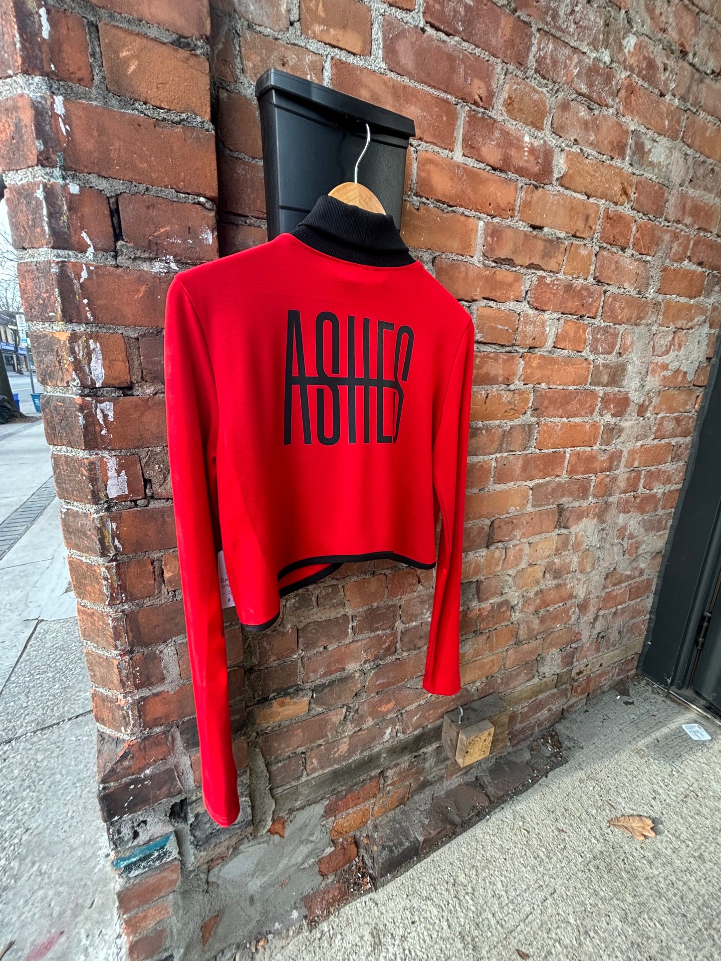 BLOOD RED LONG SLEEVE - S/M