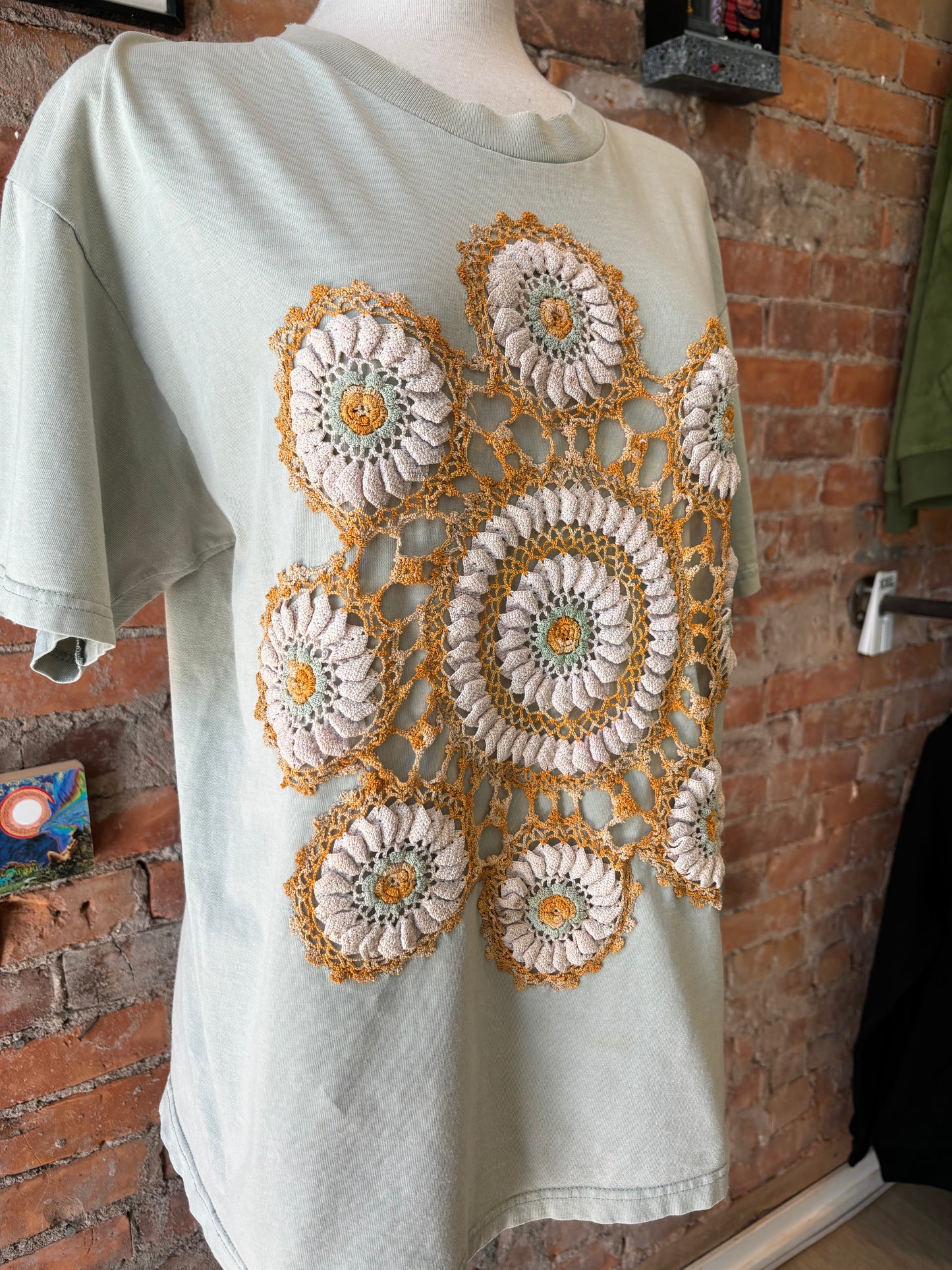 COOL VINTAGE DOILY T SHIRT - L