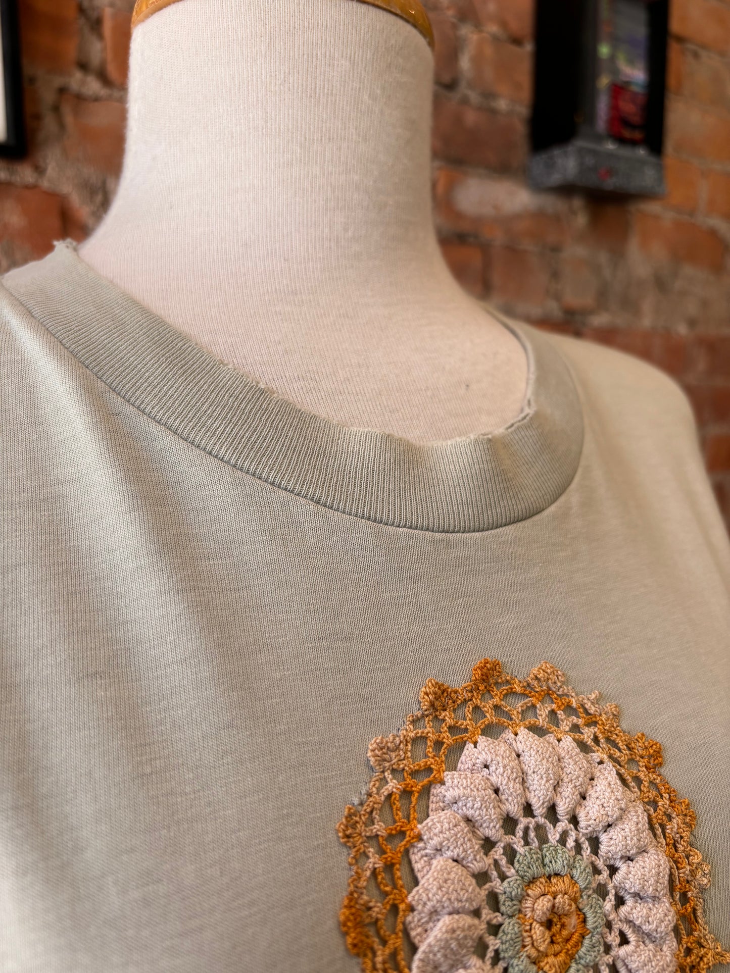 COOL VINTAGE DOILY T SHIRT - L