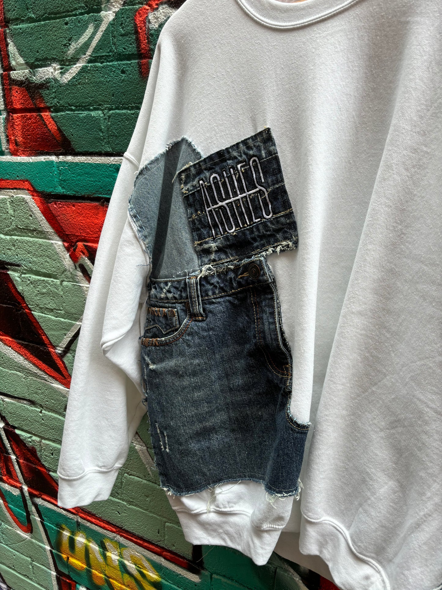 DENIM EYES CREW NECK SWEATER - 3XL