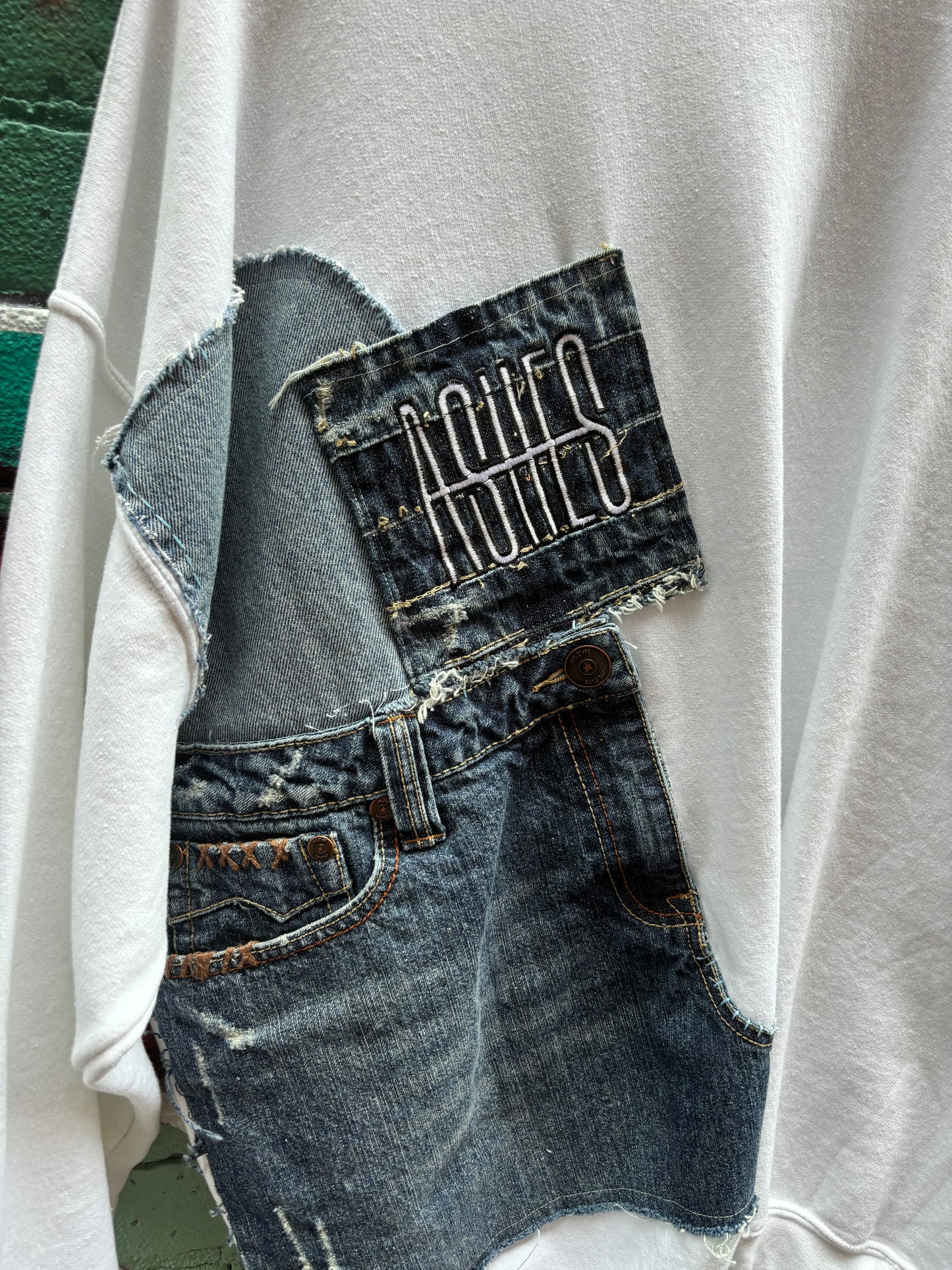 DENIM EYES CREW NECK SWEATER - 3XL