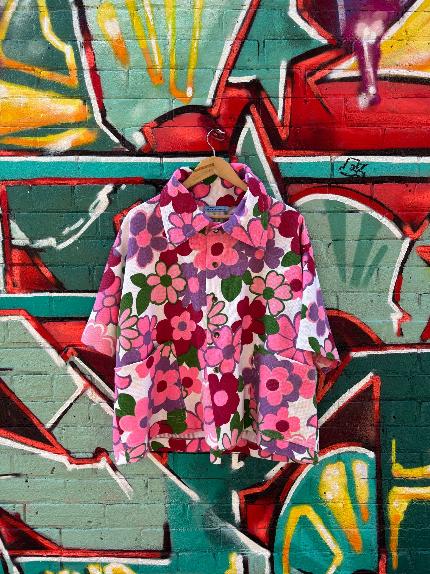 FLOWER POP COLLARED TOP