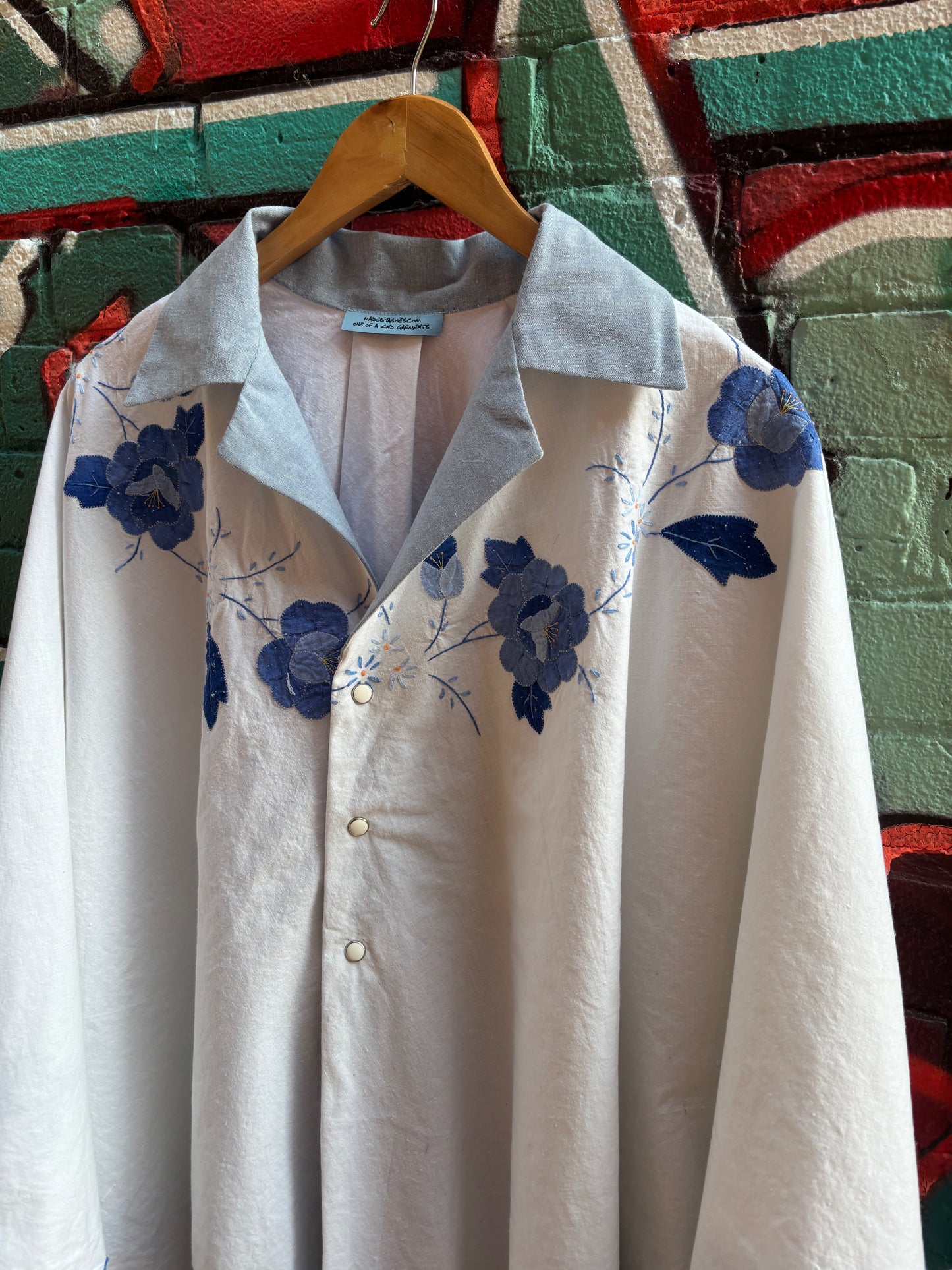 DREAMING IN BLUE CAPE