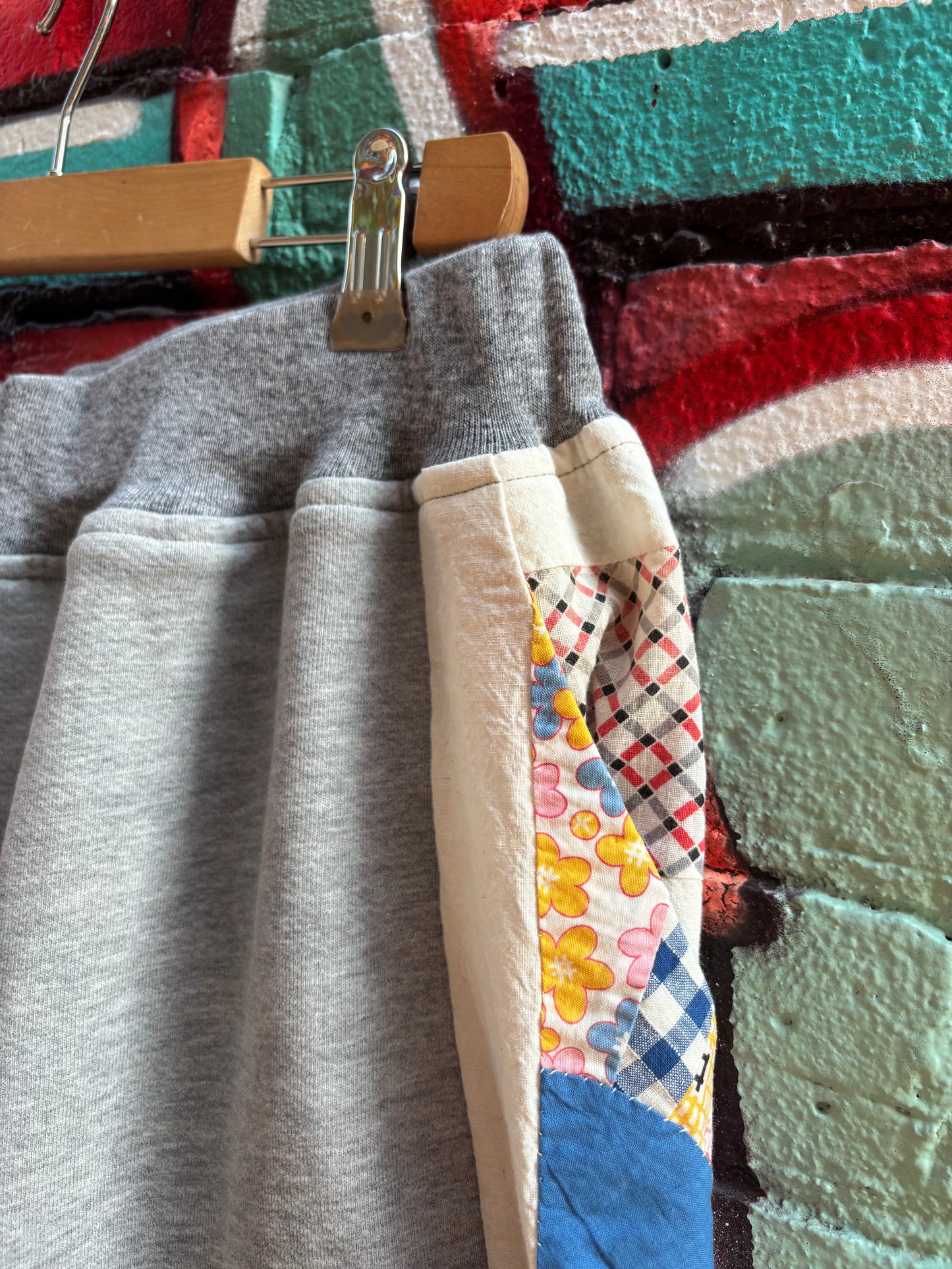 QUILT TOP & SQUARED AWAY KNIT PANTS