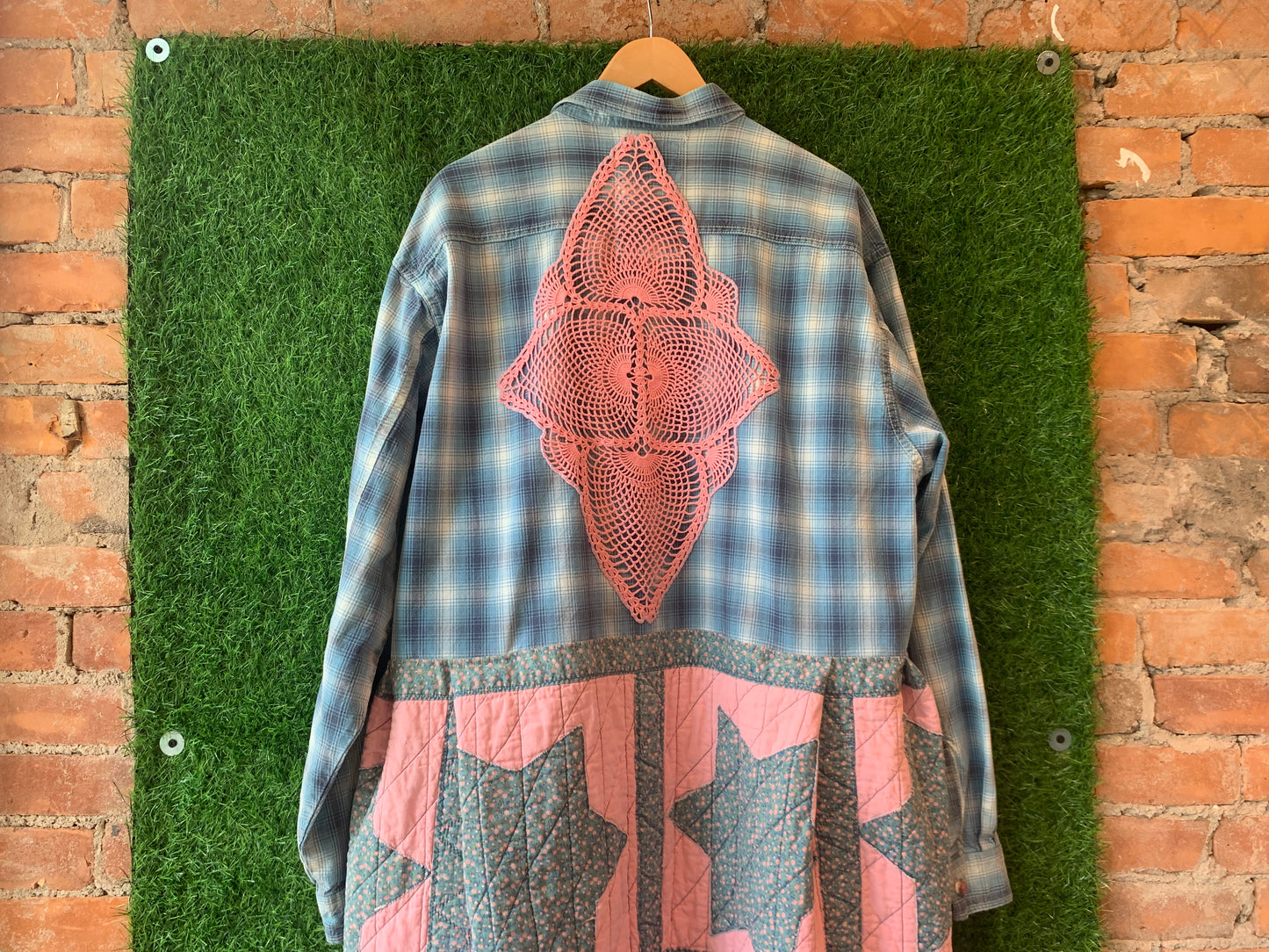 QUILT & PLAID JACKET - LARGE