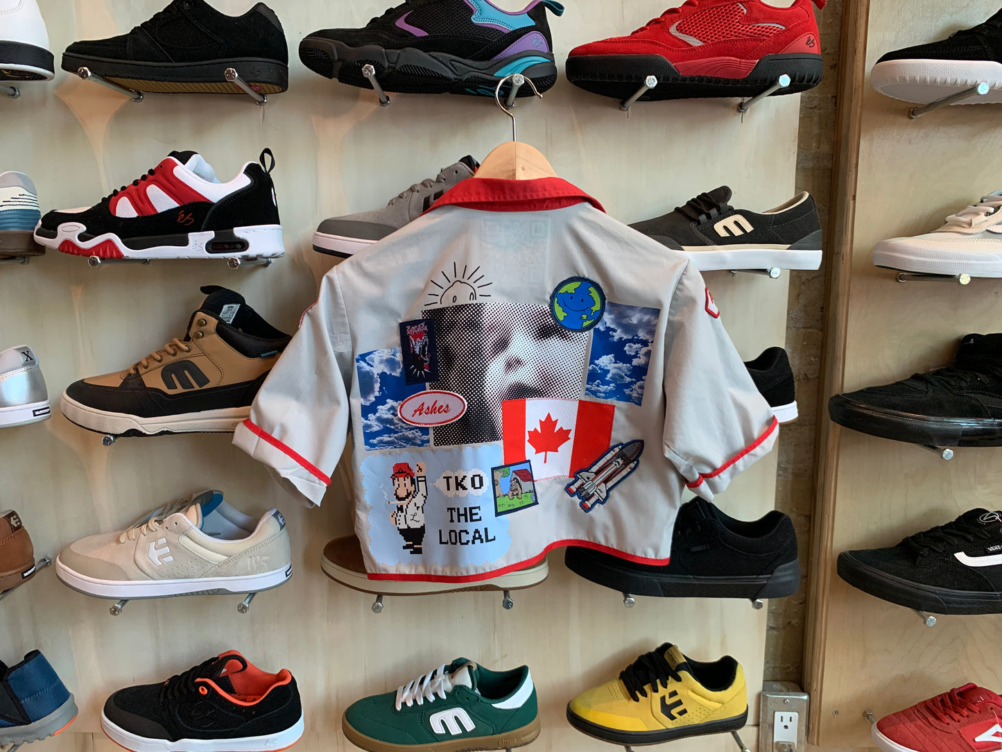 GUARDS COLLAGE CROP TOP - S/M