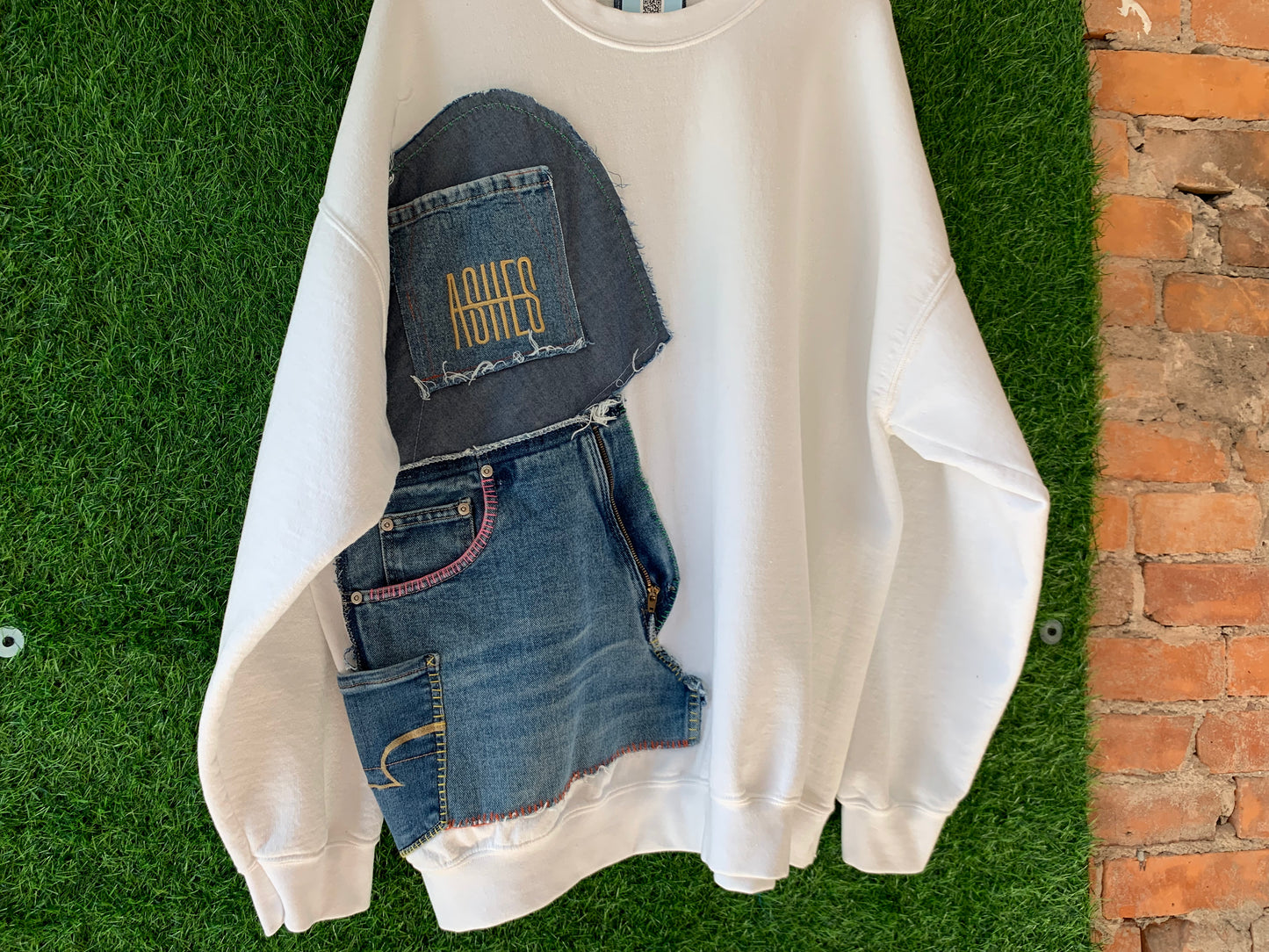 DENIM EYES CREW NECK SWEATER - 3XL