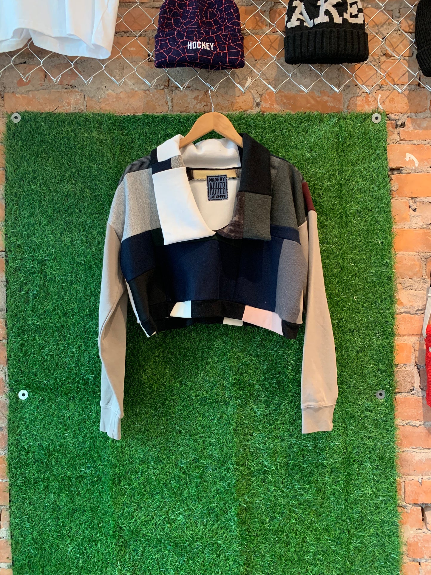 CROPPED SQUARED AWAY WITH WIDE COLLAR