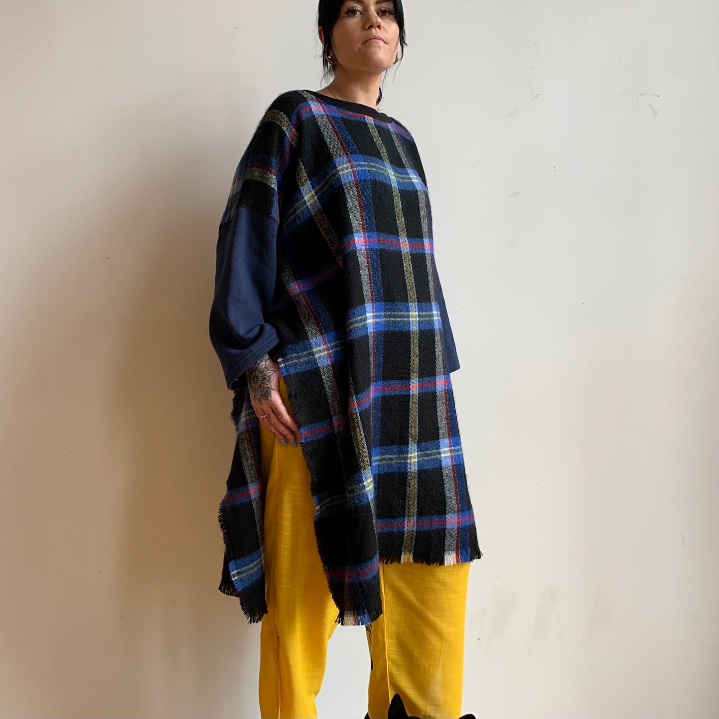 BLUE PLAID SWEATER - FREE SIZE