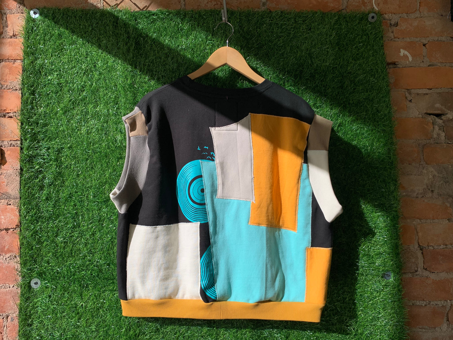 SQUARED AWAY VEST - M/L