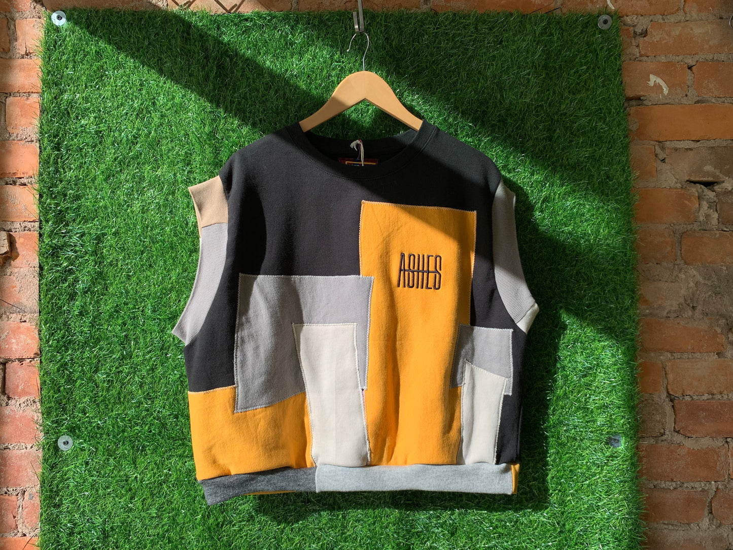 SQUARED AWAY VEST - M/L