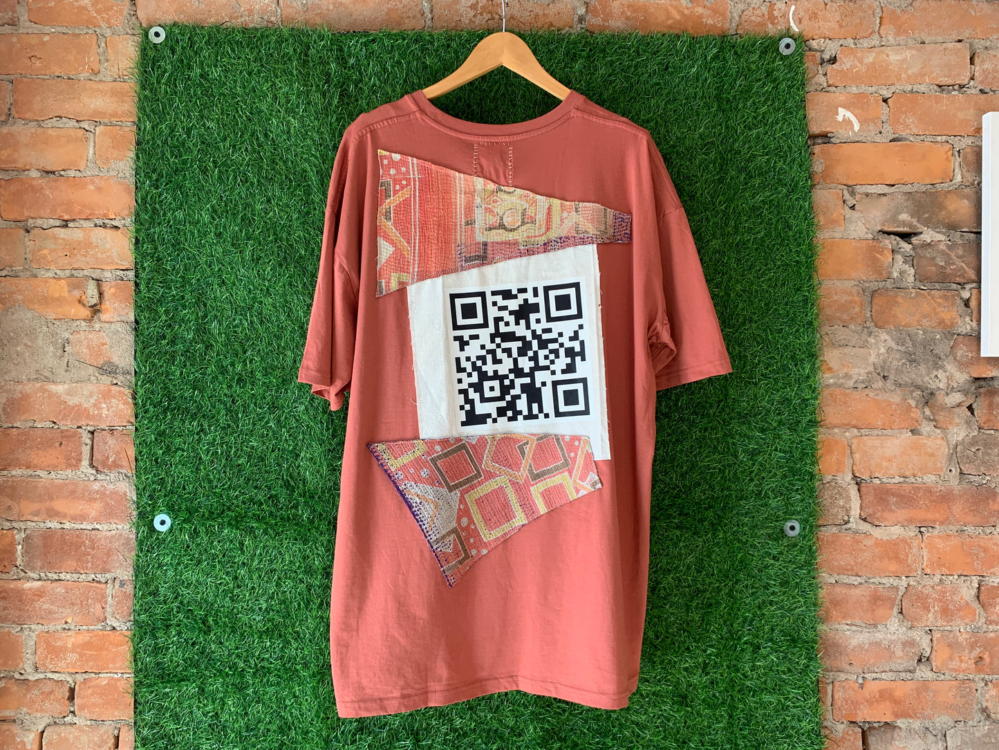 PEACH T SHIRT - FITS UP TO 2XL