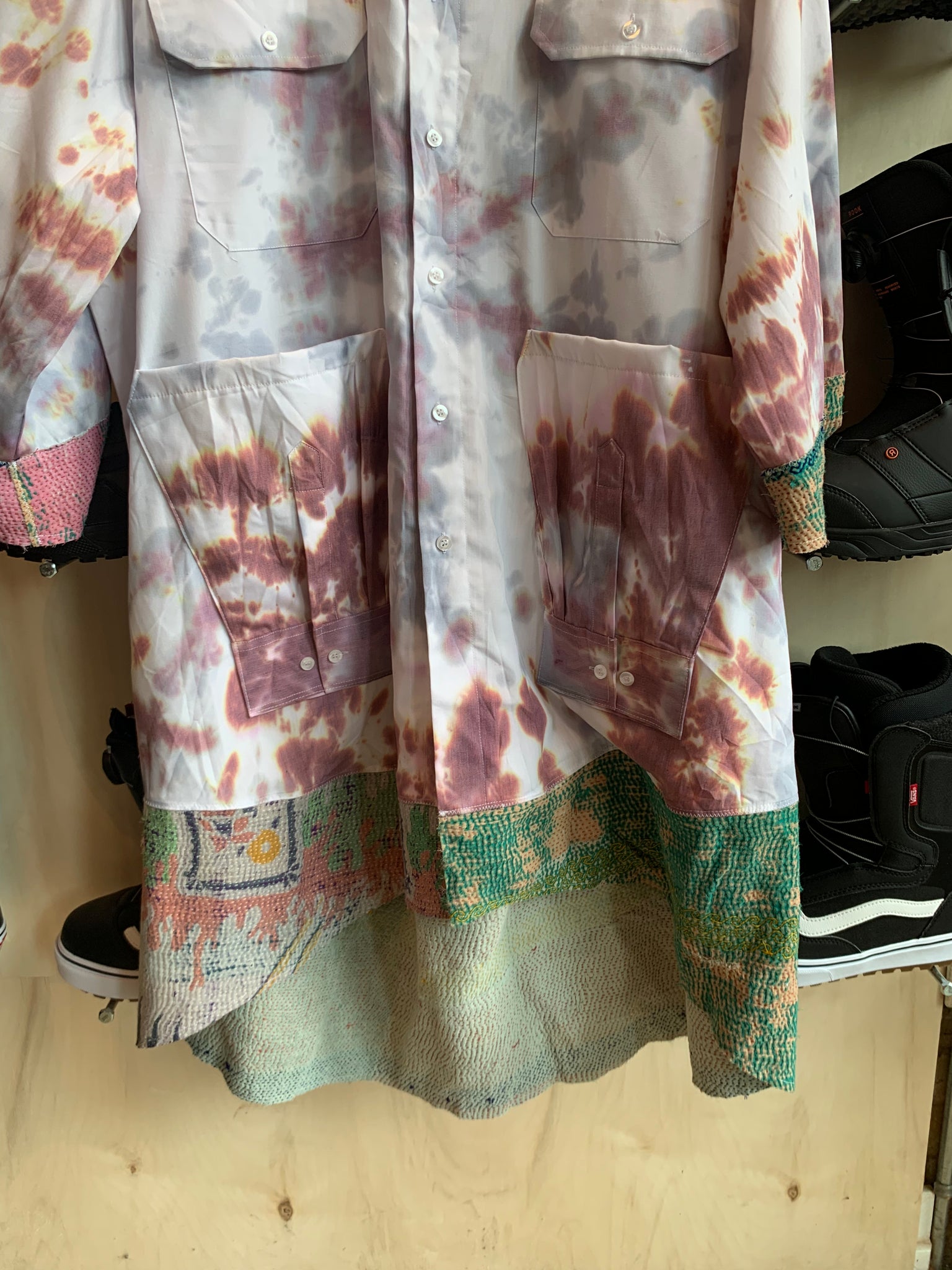 PAINTERS SHIRT x MIND YOUR BEES- fits up to 3XL
