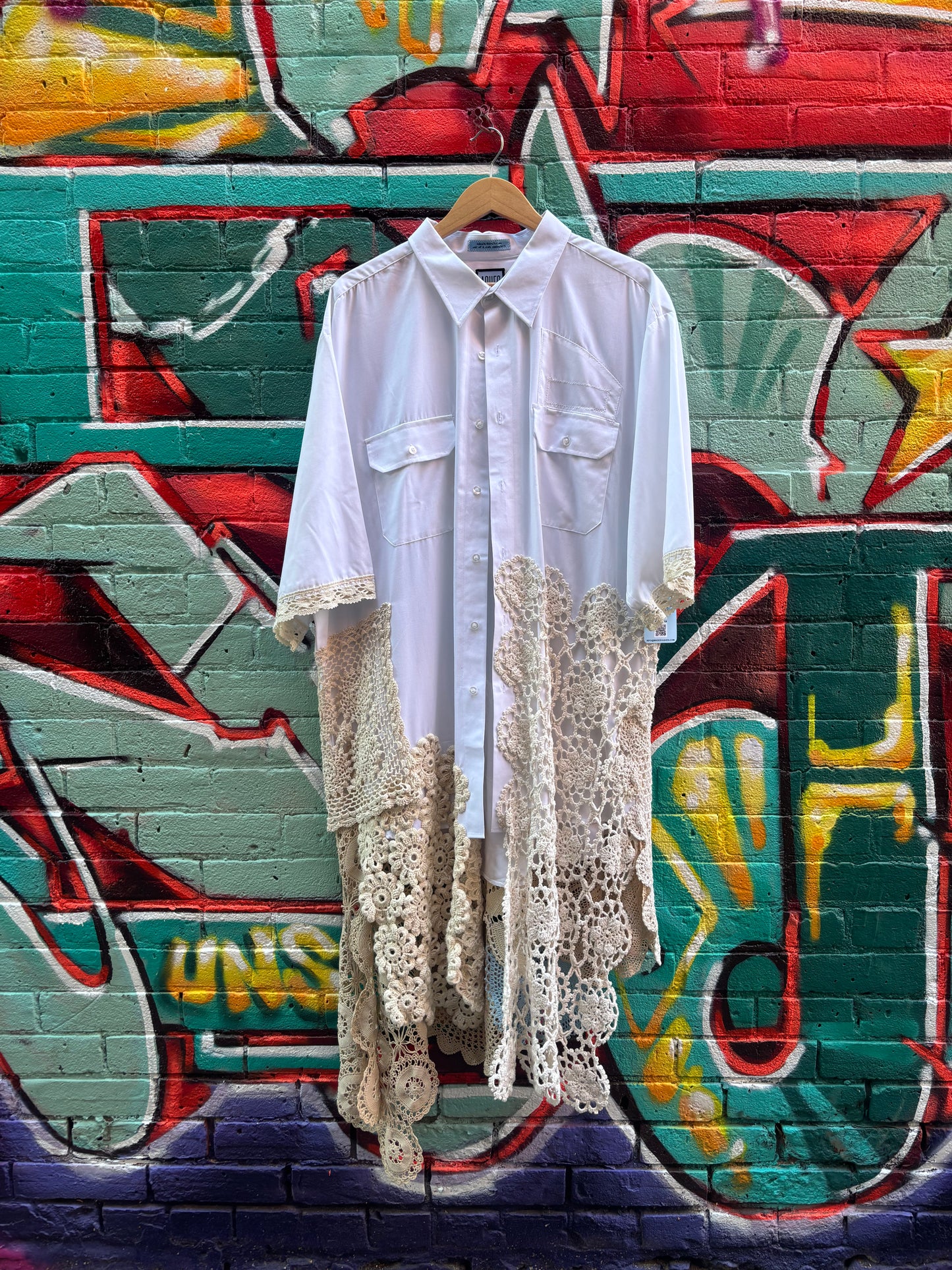 WHITE COLLARED TOP WITH VINTAGE DOILIES