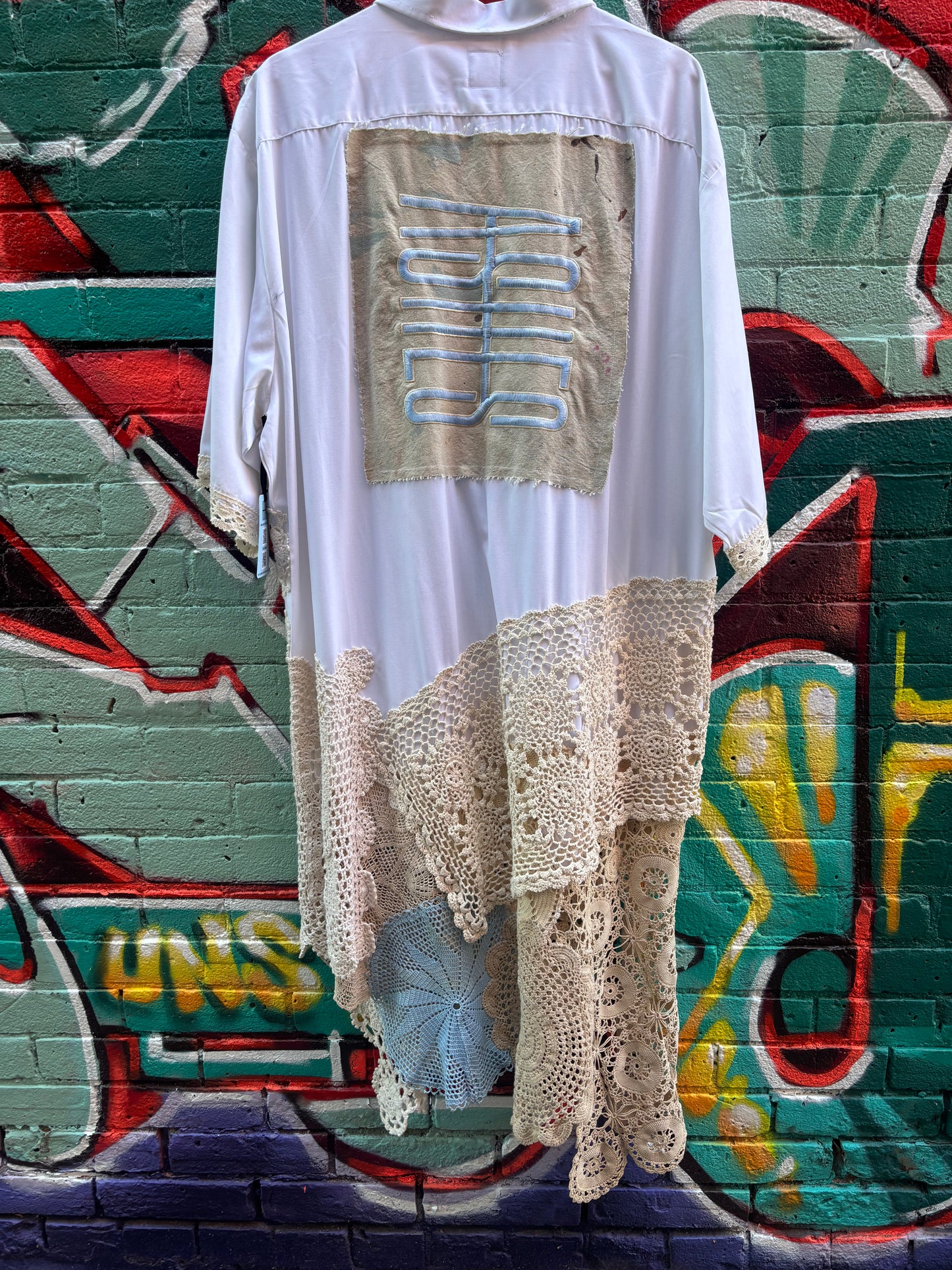 WHITE COLLARED TOP WITH VINTAGE DOILIES