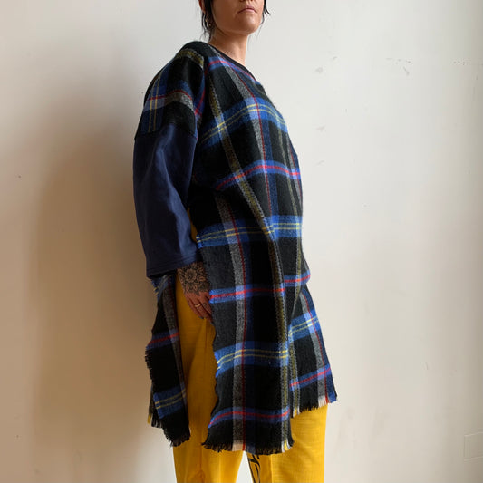 BLUE PLAID SWEATER - FREE SIZE