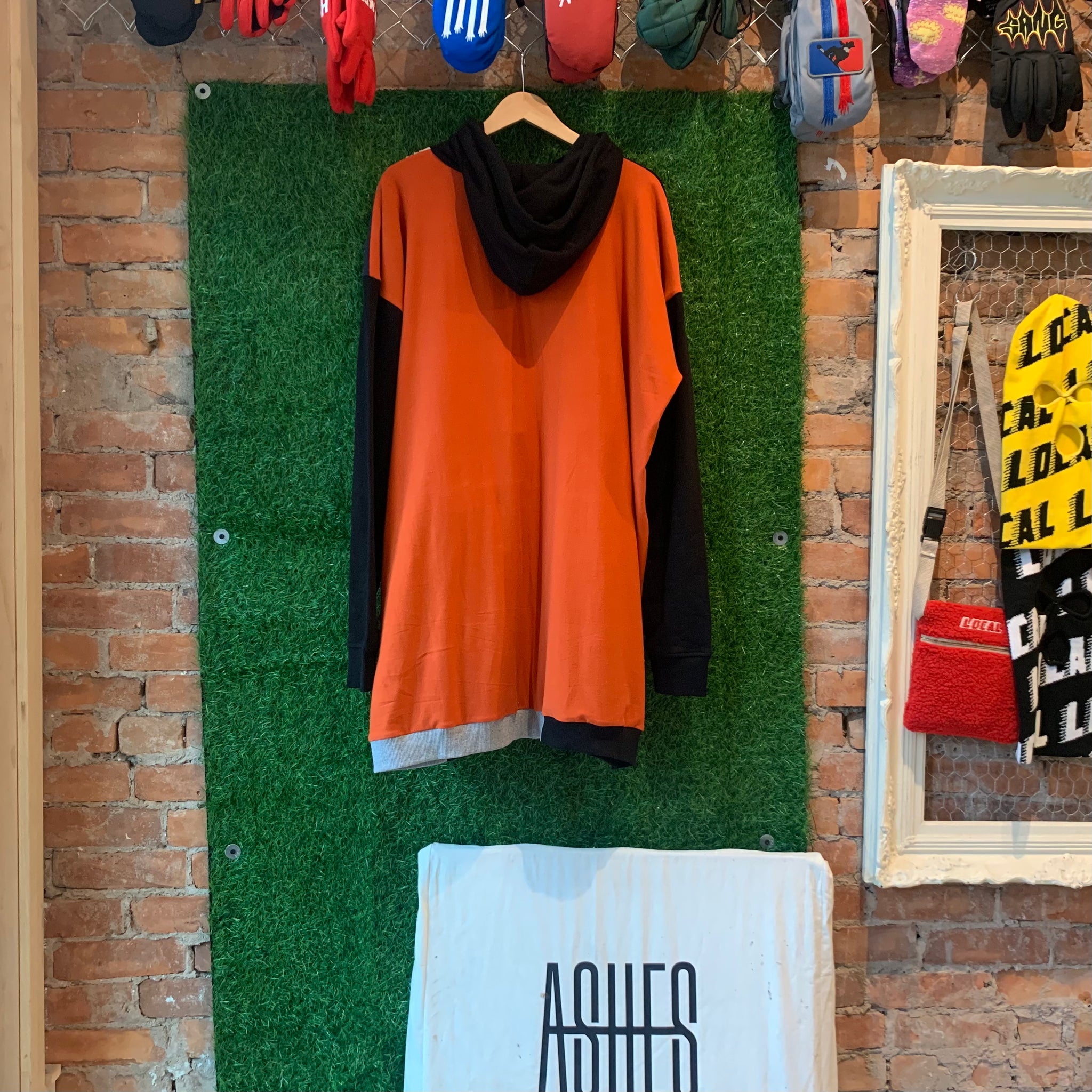 HOODIE - SQUARED AWAY