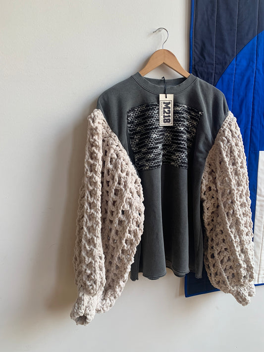 M218 - CROCHET SWEATER